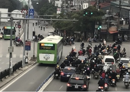 Lắp dải phân cách cứng tại 4 nút giao để ngăn lấn làn xe buýt nhanh ảnh 1